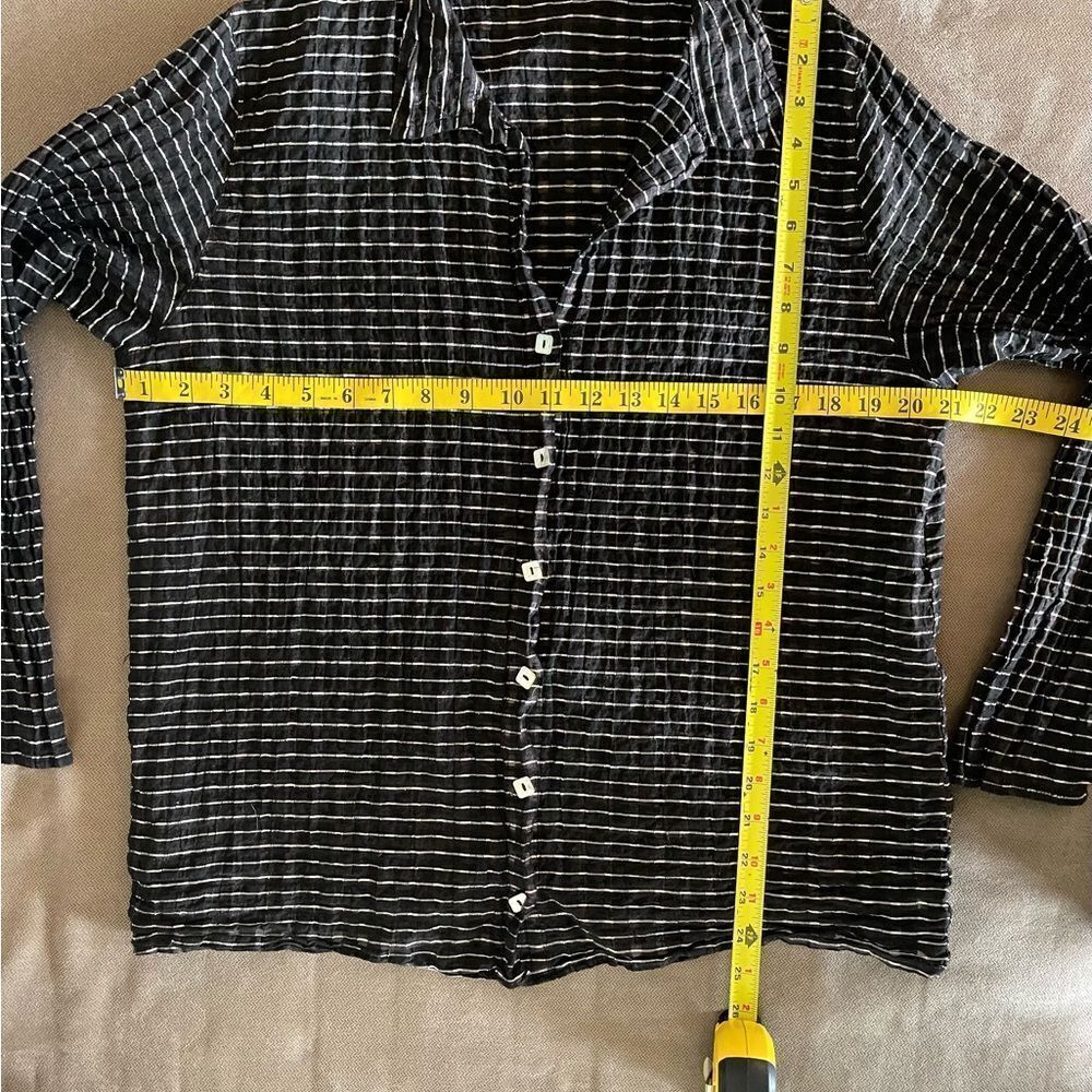 Cut Loose black & white long sleeve button up top blouse sheer sz M - Picture 6 of 9